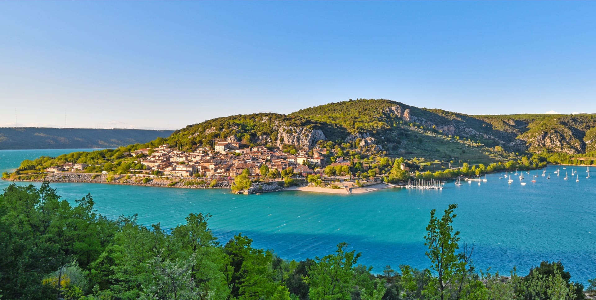 Vue sur le lac depuis notre camping dans les Gorges du Verdon